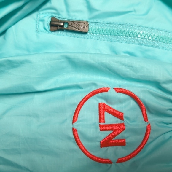 Nike N7 Windbreaker - Picture 6 of 6